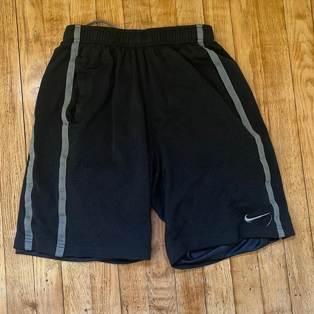 Nike Men’s Small Black and Gray Running Shorts. - Picture 1 of 3